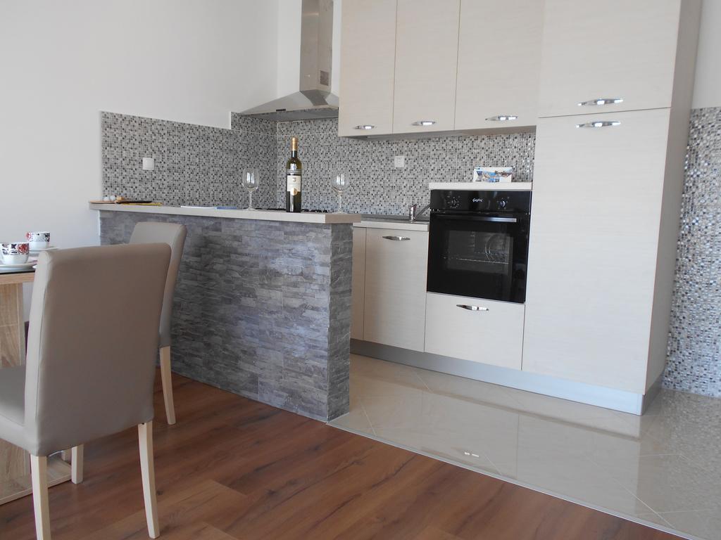 Apartment Cherry Kaštela エクステリア 写真
