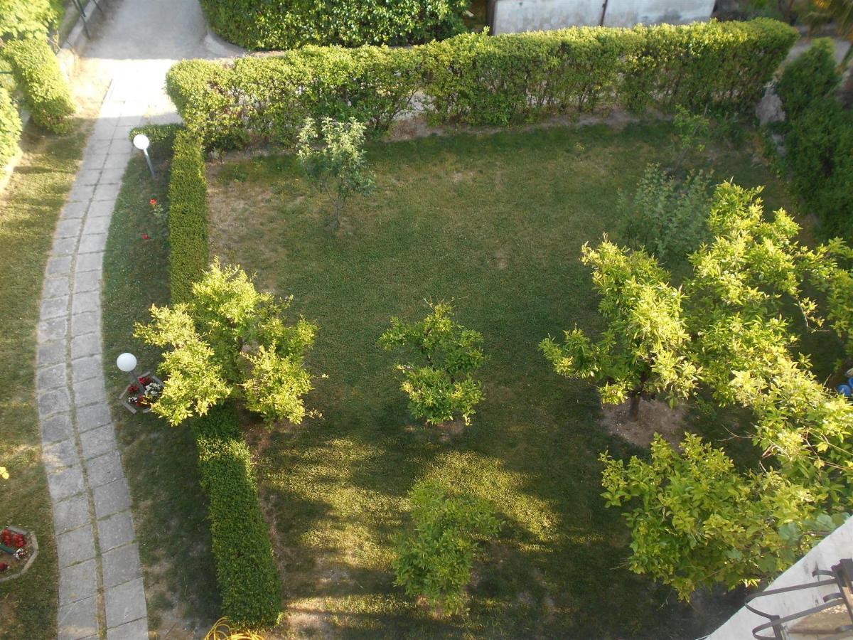 Apartment Cherry Kaštela エクステリア 写真